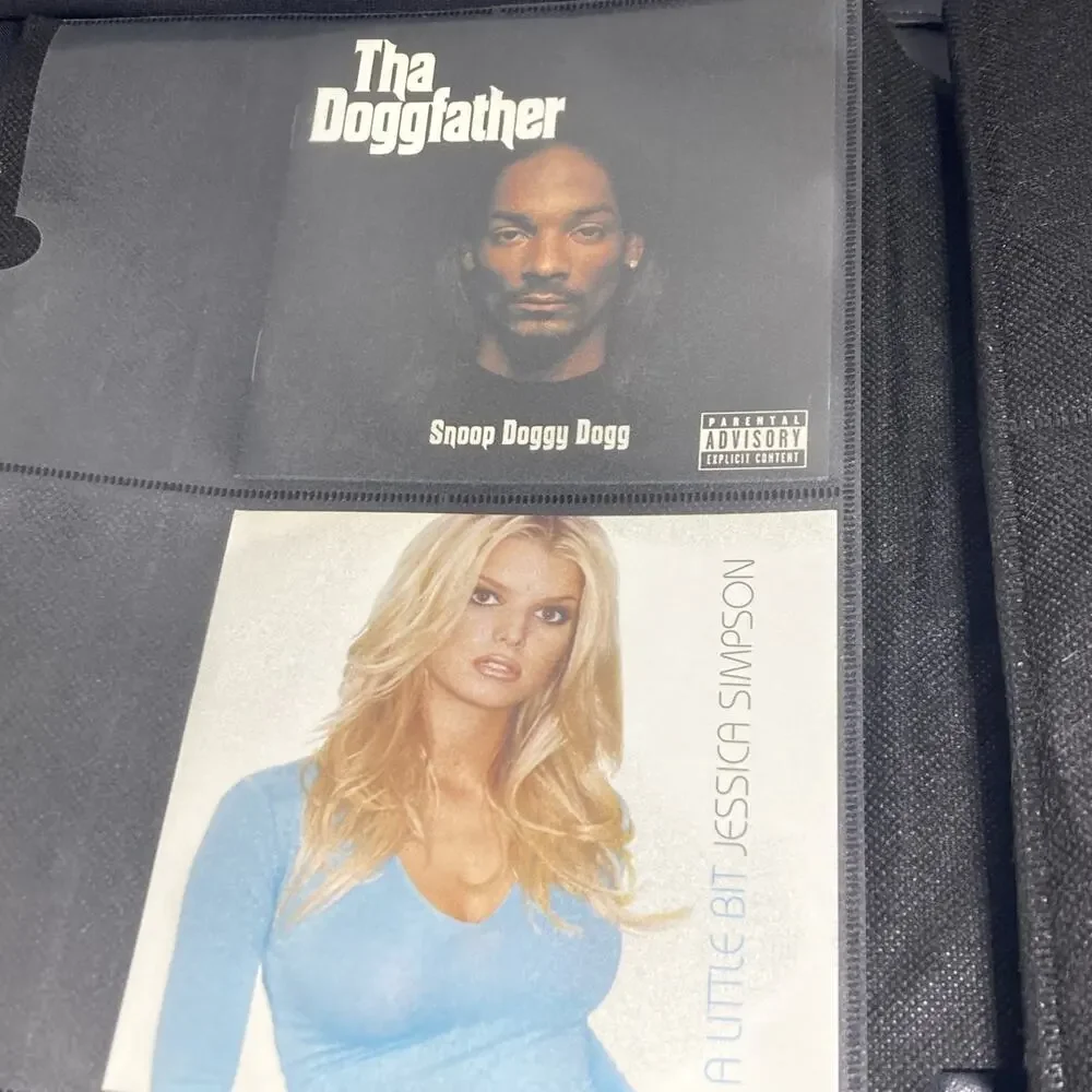Cd Case With 40 CDs Atlantic Soundgear ZipUp Binder Carry Case